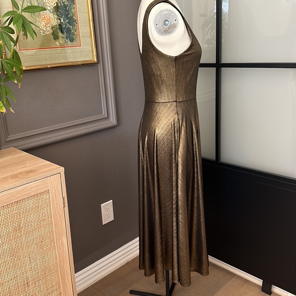 Dress - Picture 4 of 6